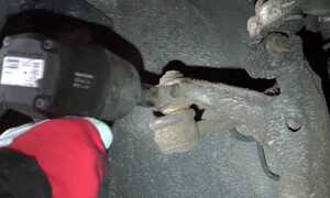 AUDI A4 (Ауди А4) B6 B5 замена рулевого наконечника. Видео инструкция