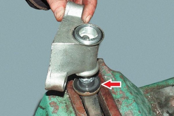 Кронштейн маятника