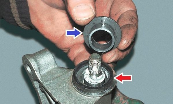 Втулка и уплотнитель