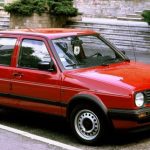 VW Golf II в красном кузове