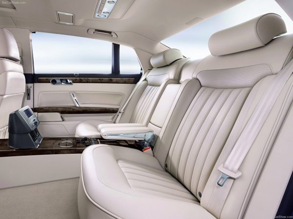 Задний ряд сидений модели «Фаэтон»