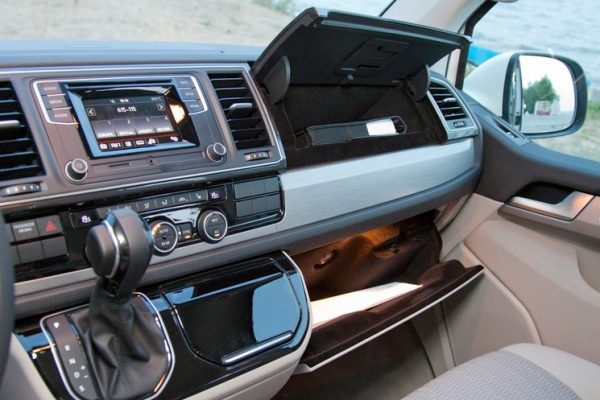 Вставки на панели Volkswagen Т6