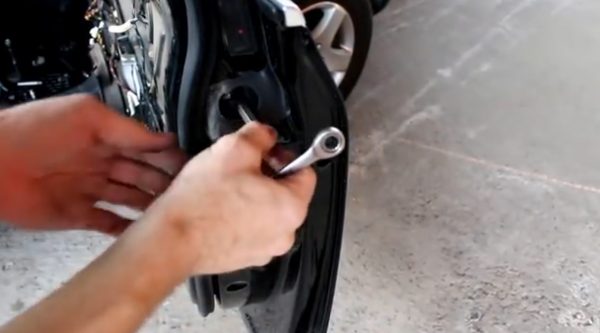 Снятие регулировочных болтов