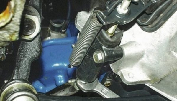 Расположение рабочего цилиндра сцепления