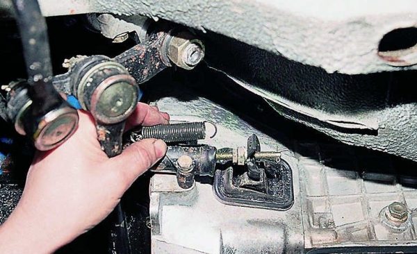 Снятие возвратной пружины цилиндра