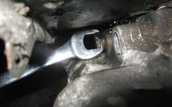 Удержание болтов