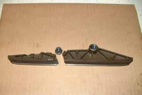 Сломанный успокоитель цепи ГРМ ВАЗ 2107