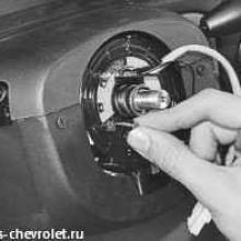 Фиксируем кольцо подушки безопасности