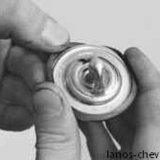 Снимаем уплотнительное кольцо